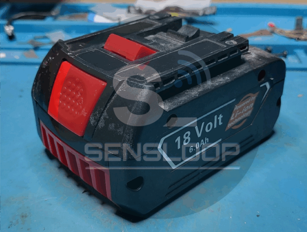 보쉬 18V 6.0Ah 표기가 된 호환 배터리 외관 — Sensloop Lab 연구원 분석용 샘플