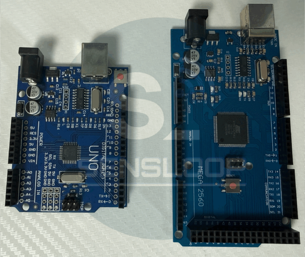 UNO vs MEGA 실물 비교 이미지