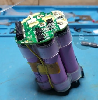 ์๋ฆฌ ๋ฐ ์กฐ๋ฆฝ์ด ์๋ฃ๋ ์ค์ค๋ฏธ ํจ์ด์๋ ๋ฌด์ ์ฒญ์๊ธฐ ๋ฐฐํฐ๋ฆฌํฉ์ ์ต์ข
์์ฑ ๋ชจ์ต-xiaomi-puresonic-battery-repair