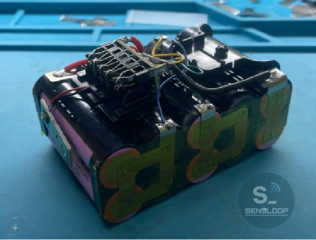 BMS와 셀 배열이 완성된 내부 구조 모습